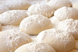 Dough flour_©TOLISM - STOCK.ADOBE.COM_e.jpg