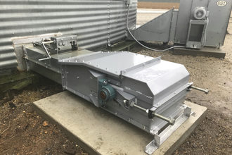 GSI under-bin chain conveyor