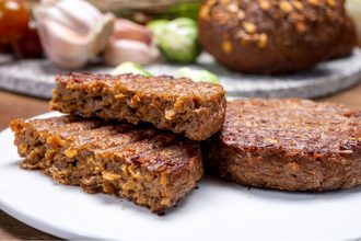 plant-based meat_©BARMALINI - STOCK-ADOBE.COM_e.jpg