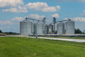 Scoular_Adrian Missouri grain elevator_sustainability hub_©SCOULAR_e.jpg