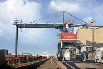 Siwertell_Bruks-Siwertell-port-mobile-unloader_Photo-cred-Bruks-Siwertell_E.png